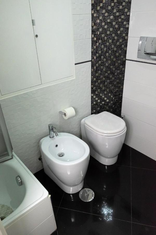 Roma Castel Nepi Home Near Colosseo المظهر الخارجي الصورة