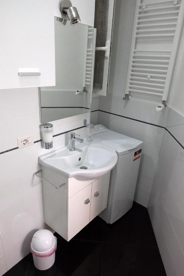 Roma Castel Nepi Home Near Colosseo المظهر الخارجي الصورة